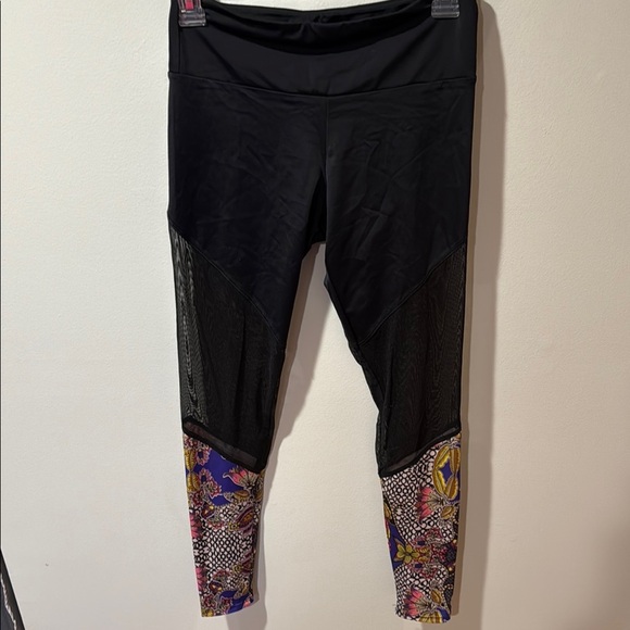 Onzie Women’s Black and Multicolor Patterned with Mesh Leggings - Picture 1 of 7